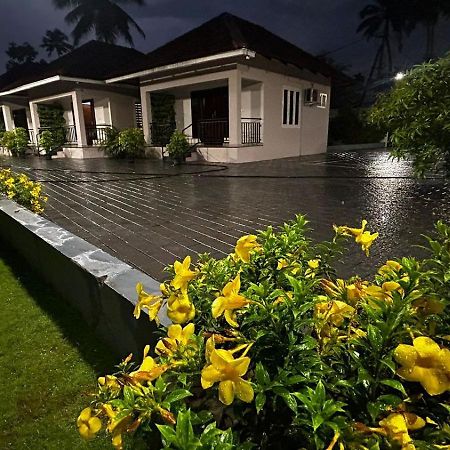 Ev Stayz Cherai Beach Exterior photo