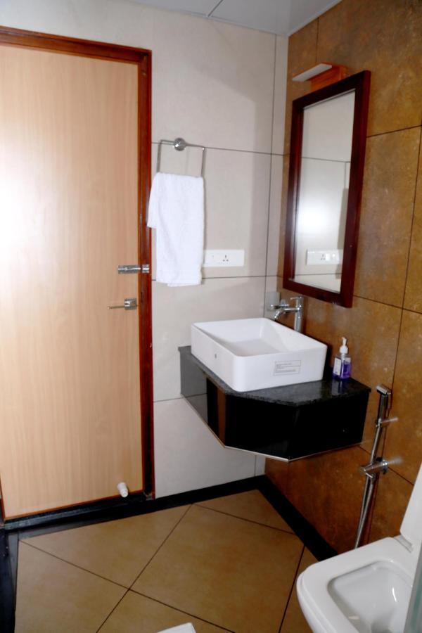 Ev Stayz Cherai Beach Exterior photo